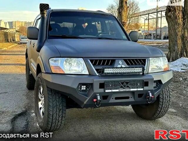 Мицубиси Паджеро, объемом двигателя 3.2 л и пробегом 450 тыс. км за 10000 $, фото 3 на Automoto.ua