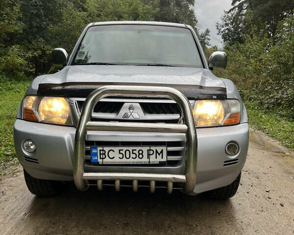 Мицубиси Паджеро, объемом двигателя 3.2 л и пробегом 165 тыс. км за 9400 $, фото 1 на Automoto.ua