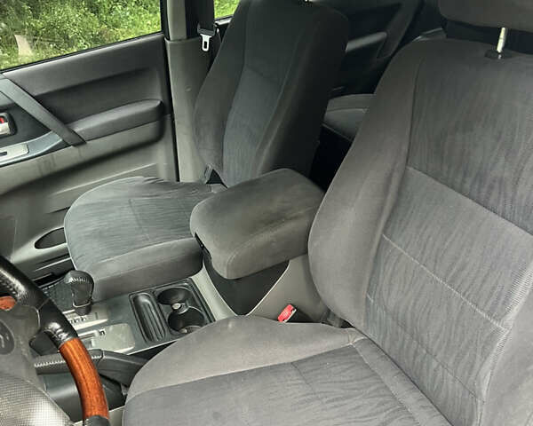 Мицубиси Паджеро, объемом двигателя 3.2 л и пробегом 165 тыс. км за 9400 $, фото 3 на Automoto.ua