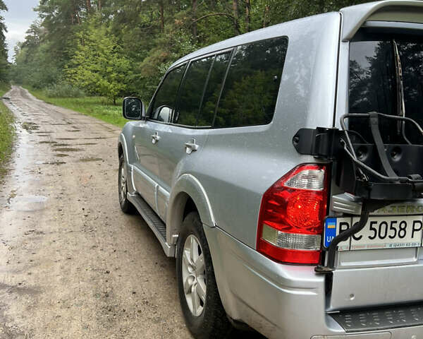 Мицубиси Паджеро, объемом двигателя 3.2 л и пробегом 165 тыс. км за 9400 $, фото 7 на Automoto.ua