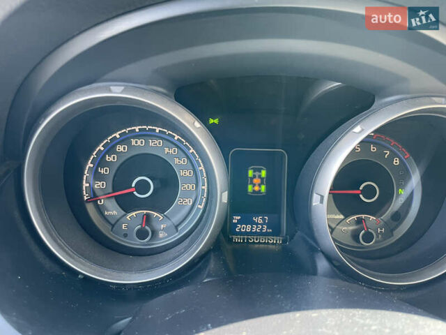 Мицубиси Паджеро, объемом двигателя 2.97 л и пробегом 208 тыс. км за 11500 $, фото 28 на Automoto.ua