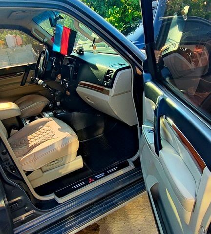 Міцубісі Паджеро, об'ємом двигуна 3 л та пробігом 282 тис. км за 13800 $, фото 3 на Automoto.ua