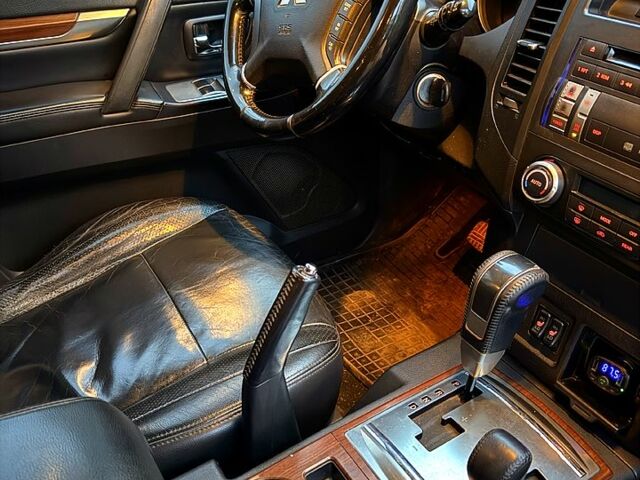 Міцубісі Паджеро, об'ємом двигуна 3 л та пробігом 150 тис. км за 11000 $, фото 10 на Automoto.ua