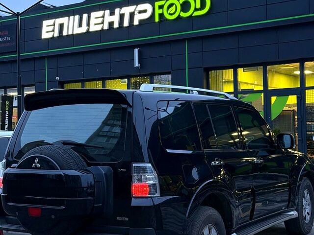 Міцубісі Паджеро, об'ємом двигуна 3 л та пробігом 150 тис. км за 11000 $, фото 4 на Automoto.ua