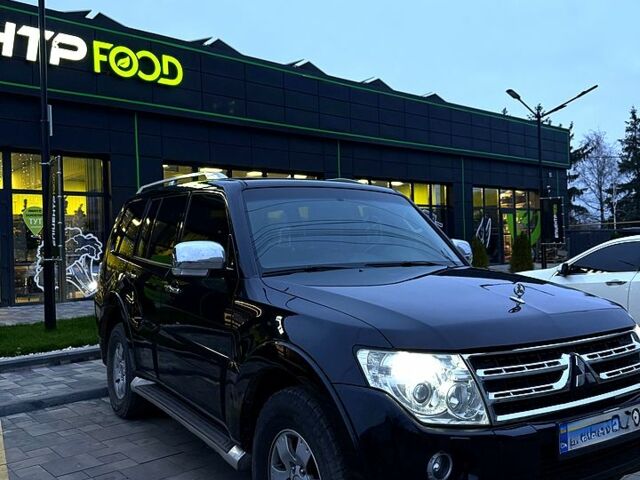 Міцубісі Паджеро, об'ємом двигуна 3 л та пробігом 150 тис. км за 11000 $, фото 1 на Automoto.ua