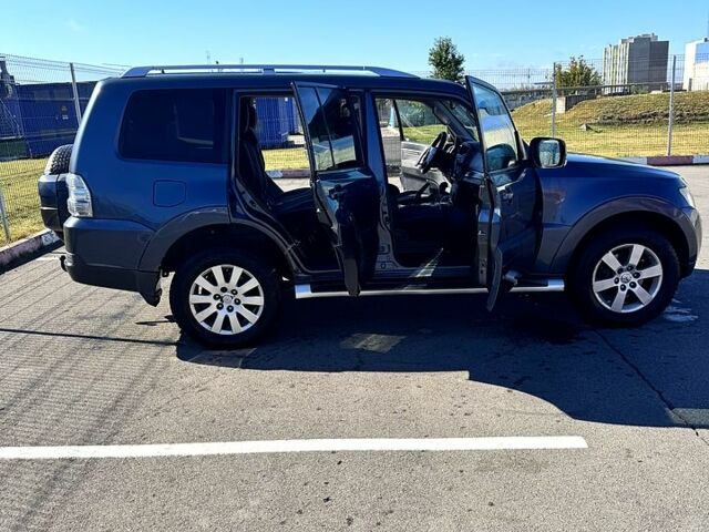 Міцубісі Паджеро, об'ємом двигуна 3.2 л та пробігом 345 тис. км за 6600 $, фото 5 на Automoto.ua