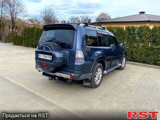 Мицубиси Паджеро, объемом двигателя 3.2 л и пробегом 249 тыс. км за 13400 $, фото 3 на Automoto.ua