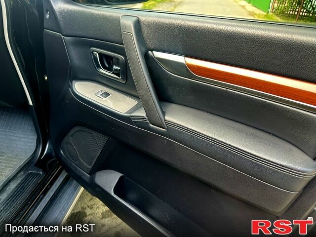 Міцубісі Паджеро, об'ємом двигуна 3 л та пробігом 127 тис. км за 12500 $, фото 4 на Automoto.ua