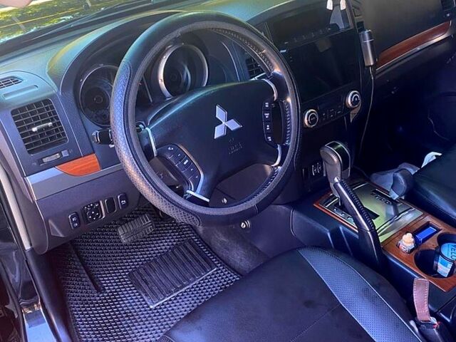 Мицубиси Паджеро, объемом двигателя 3.2 л и пробегом 280 тыс. км за 13000 $, фото 3 на Automoto.ua