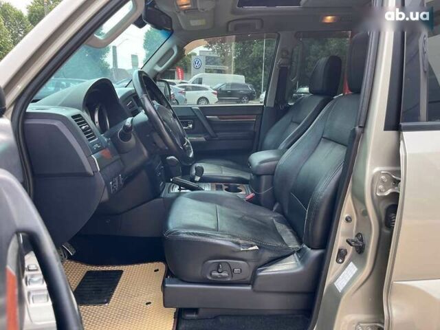 Міцубісі Паджеро, об'ємом двигуна 0 л та пробігом 244 тис. км за 19999 $, фото 12 на Automoto.ua