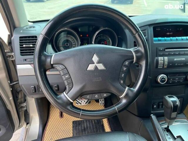Міцубісі Паджеро, об'ємом двигуна 0 л та пробігом 244 тис. км за 19999 $, фото 13 на Automoto.ua