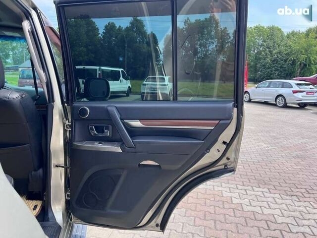 Міцубісі Паджеро, об'ємом двигуна 0 л та пробігом 244 тис. км за 19999 $, фото 20 на Automoto.ua