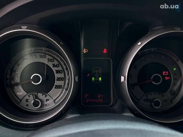 Міцубісі Паджеро, об'ємом двигуна 0 л та пробігом 244 тис. км за 19999 $, фото 14 на Automoto.ua