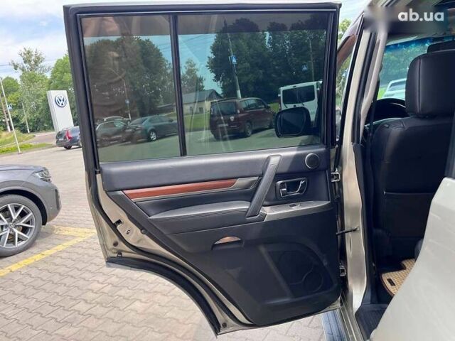 Міцубісі Паджеро, об'ємом двигуна 0 л та пробігом 244 тис. км за 19999 $, фото 18 на Automoto.ua