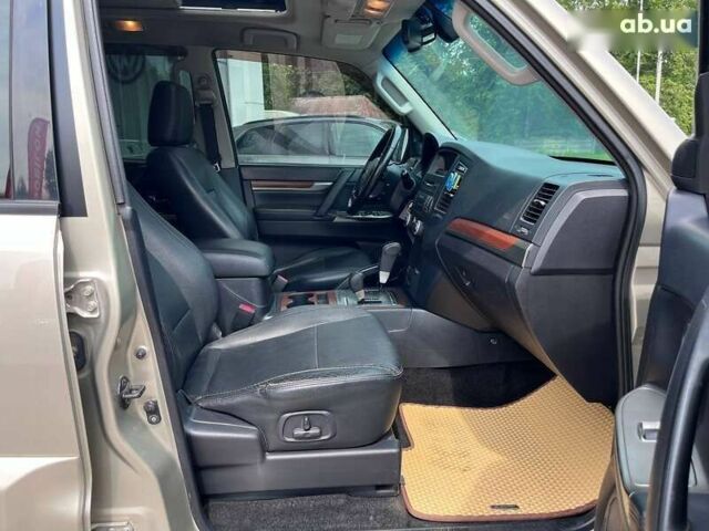 Міцубісі Паджеро, об'ємом двигуна 0 л та пробігом 244 тис. км за 19999 $, фото 25 на Automoto.ua