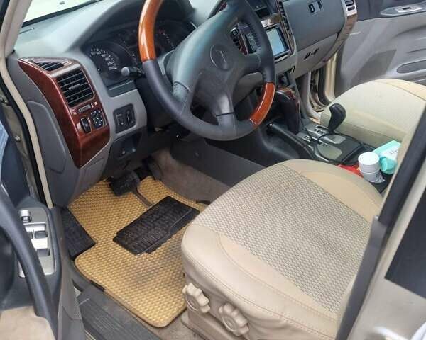 Желтый Мицубиси Паджеро, объемом двигателя 3 л и пробегом 315 тыс. км за 7900 $, фото 6 на Automoto.ua