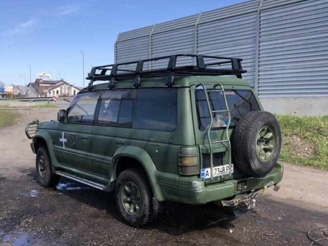 Серый Мицубиси Паджеро, объемом двигателя 2.8 л и пробегом 170 тыс. км за 1800 $, фото 4 на Automoto.ua