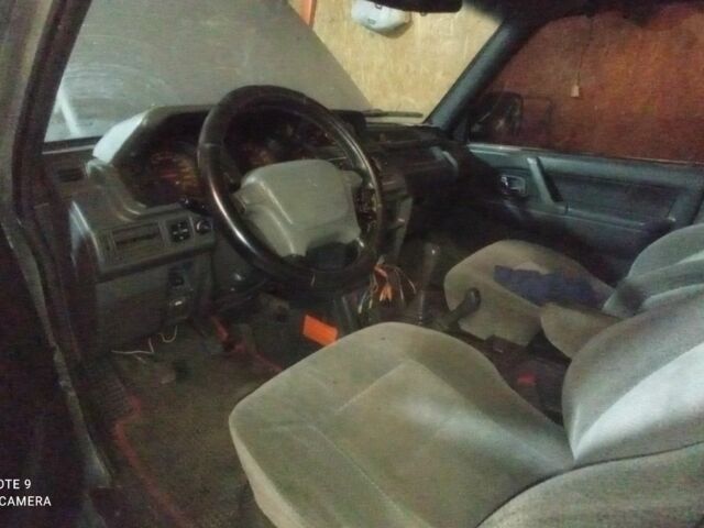 Серый Мицубиси Паджеро, объемом двигателя 3.5 л и пробегом 200 тыс. км за 3200 $, фото 4 на Automoto.ua