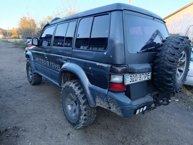 Серый Мицубиси Паджеро, объемом двигателя 2.8 л и пробегом 300 тыс. км за 5200 $, фото 4 на Automoto.ua