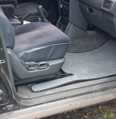 Серый Мицубиси Паджеро, объемом двигателя 0 л и пробегом 250 тыс. км за 3499 $, фото 6 на Automoto.ua