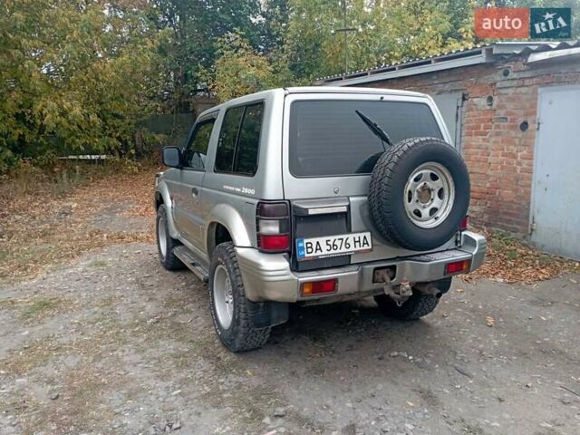 Сірий Міцубісі Паджеро, об'ємом двигуна 2.84 л та пробігом 360 тис. км за 10000 $, фото 2 на Automoto.ua