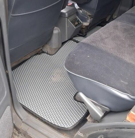 Серый Мицубиси Паджеро, объемом двигателя 0 л и пробегом 250 тыс. км за 3499 $, фото 7 на Automoto.ua