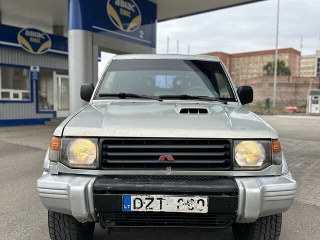 Сірий Міцубісі Паджеро, об'ємом двигуна 2.8 л та пробігом 333 тис. км за 3200 $, фото 1 на Automoto.ua