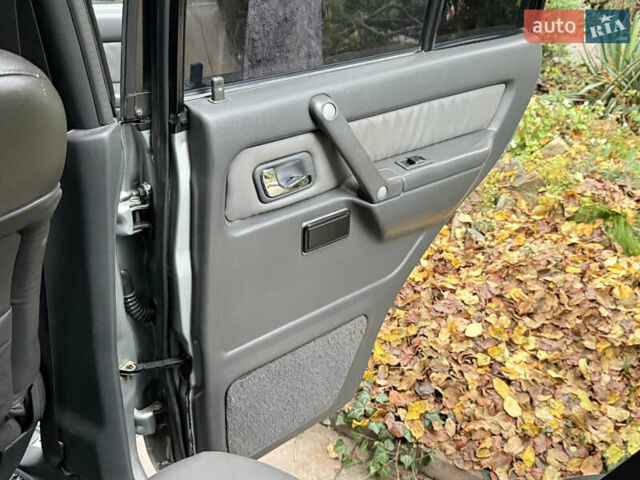 Сірий Міцубісі Паджеро, об'ємом двигуна 3.5 л та пробігом 386 тис. км за 8500 $, фото 28 на Automoto.ua