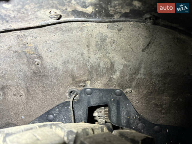 Сірий Міцубісі Паджеро, об'ємом двигуна 3.5 л та пробігом 386 тис. км за 8500 $, фото 48 на Automoto.ua