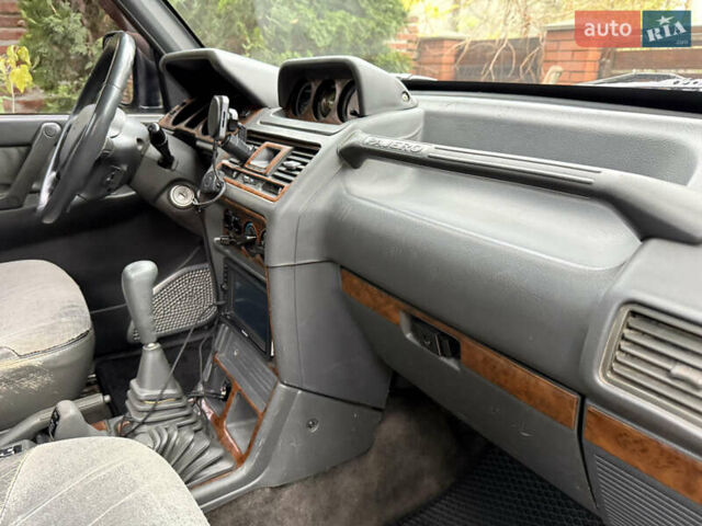 Сірий Міцубісі Паджеро, об'ємом двигуна 3.5 л та пробігом 386 тис. км за 8500 $, фото 33 на Automoto.ua