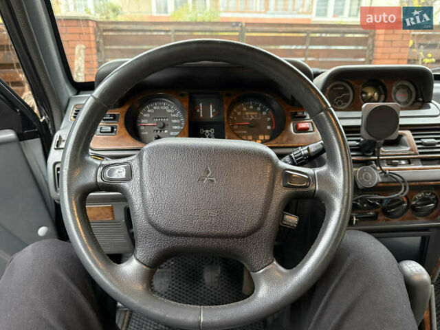 Сірий Міцубісі Паджеро, об'ємом двигуна 3.5 л та пробігом 386 тис. км за 8500 $, фото 12 на Automoto.ua