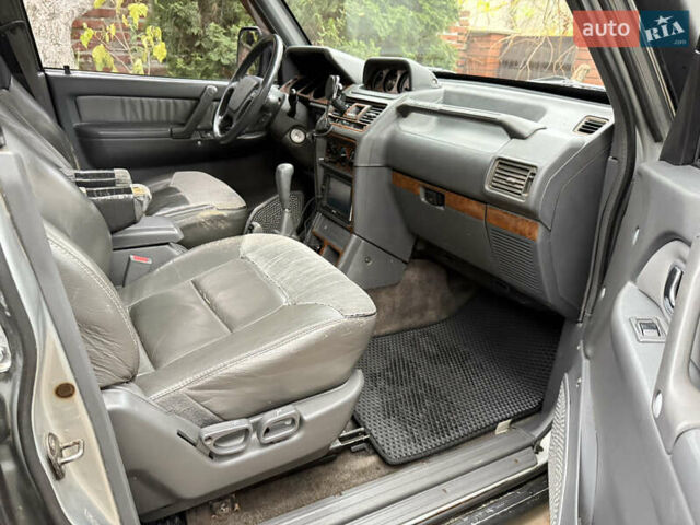 Сірий Міцубісі Паджеро, об'ємом двигуна 3.5 л та пробігом 386 тис. км за 8500 $, фото 32 на Automoto.ua