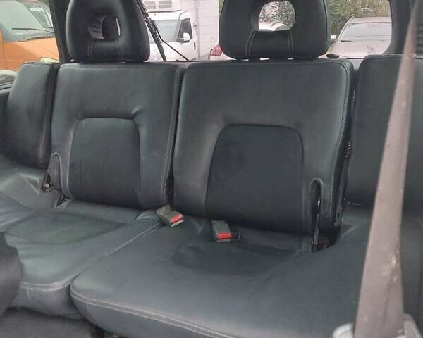 Сірий Міцубісі Паджеро, об'ємом двигуна 3.5 л та пробігом 323 тис. км за 9999 $, фото 1 на Automoto.ua