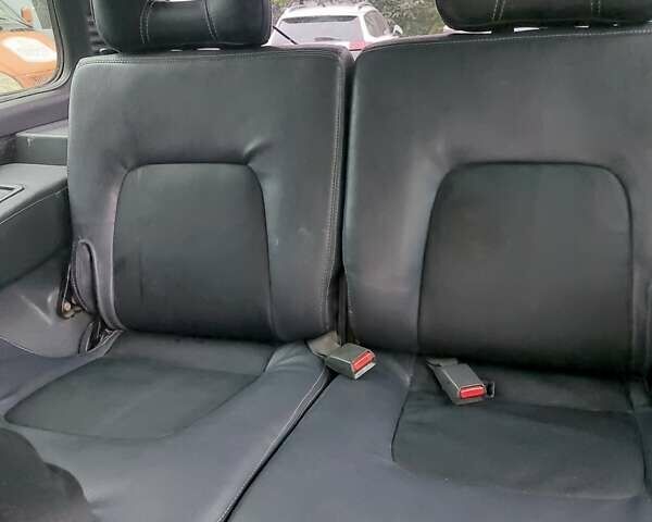Сірий Міцубісі Паджеро, об'ємом двигуна 3.5 л та пробігом 323 тис. км за 9999 $, фото 5 на Automoto.ua