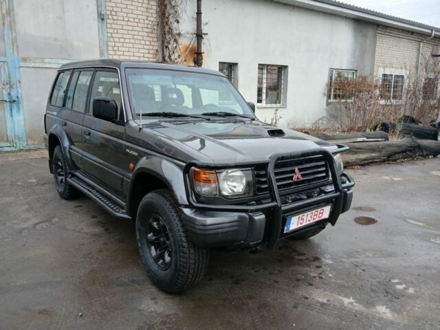 Сірий Міцубісі Паджеро, об'ємом двигуна 2.8 л та пробігом 300 тис. км за 4700 $, фото 1 на Automoto.ua