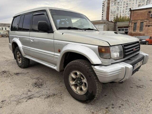 Сірий Міцубісі Паджеро, об'ємом двигуна 2.8 л та пробігом 290 тис. км за 3000 $, фото 3 на Automoto.ua