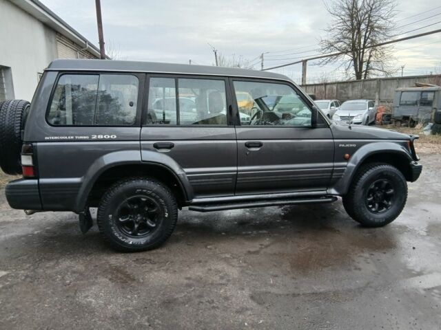 Сірий Міцубісі Паджеро, об'ємом двигуна 2.8 л та пробігом 300 тис. км за 4700 $, фото 4 на Automoto.ua