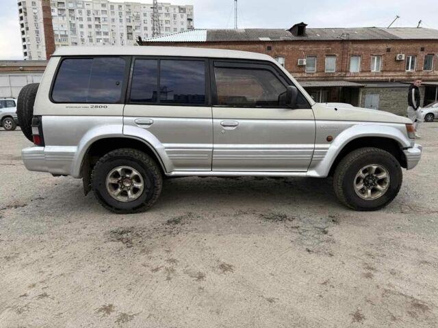 Сірий Міцубісі Паджеро, об'ємом двигуна 2.8 л та пробігом 290 тис. км за 3000 $, фото 4 на Automoto.ua