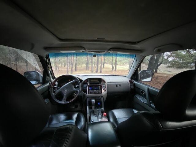 Сірий Міцубісі Паджеро, об'ємом двигуна 3.5 л та пробігом 330 тис. км за 4400 $, фото 6 на Automoto.ua