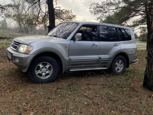 Сірий Міцубісі Паджеро, об'ємом двигуна 3.5 л та пробігом 330 тис. км за 4400 $, фото 1 на Automoto.ua