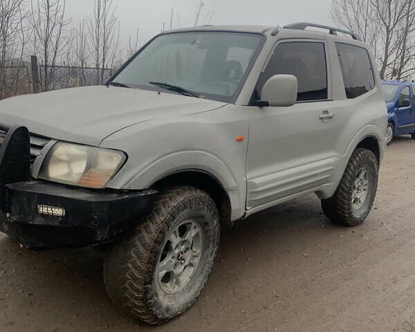 Серый Мицубиси Паджеро, объемом двигателя 3.2 л и пробегом 200 тыс. км за 9500 $, фото 2 на Automoto.ua