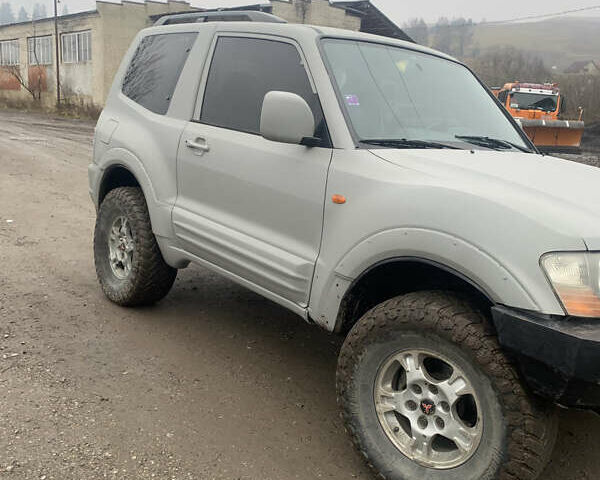 Серый Мицубиси Паджеро, объемом двигателя 3.2 л и пробегом 200 тыс. км за 9500 $, фото 1 на Automoto.ua