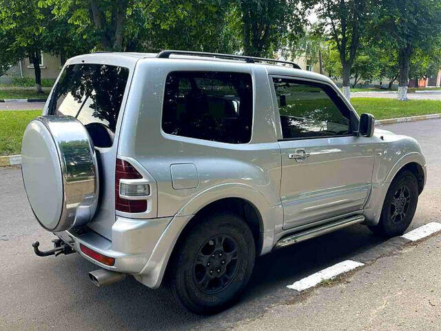 Серый Мицубиси Паджеро, объемом двигателя 3.2 л и пробегом 211 тыс. км за 9900 $, фото 1 на Automoto.ua