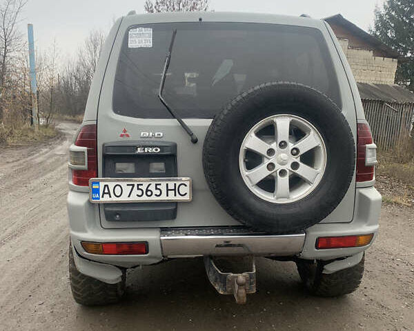 Серый Мицубиси Паджеро, объемом двигателя 3.2 л и пробегом 200 тыс. км за 9500 $, фото 3 на Automoto.ua