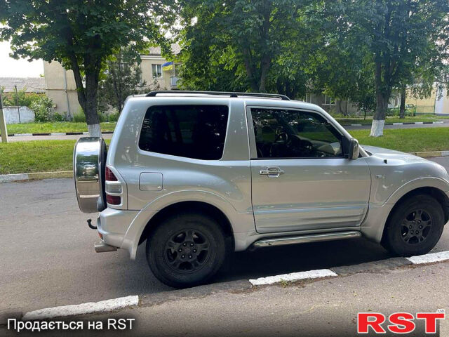 Серый Мицубиси Паджеро, объемом двигателя 3.2 л и пробегом 211 тыс. км за 9900 $, фото 6 на Automoto.ua