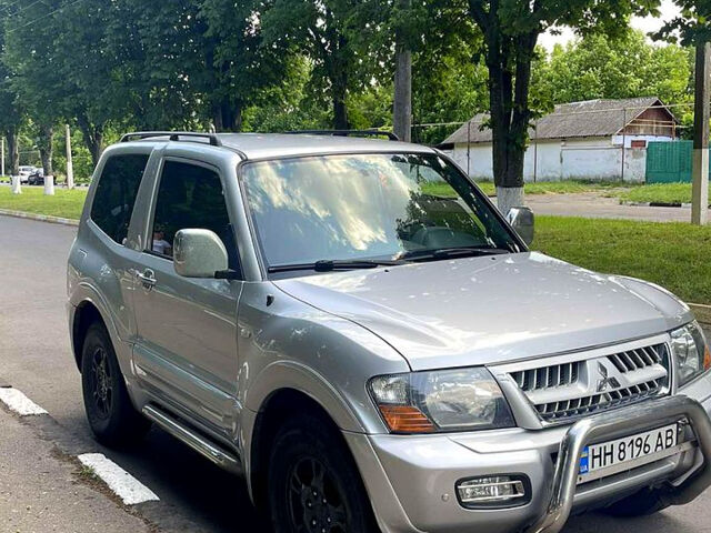 Серый Мицубиси Паджеро, объемом двигателя 3.2 л и пробегом 211 тыс. км за 9900 $, фото 3 на Automoto.ua