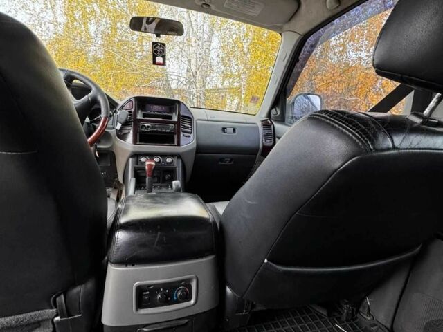 Серый Мицубиси Паджеро, объемом двигателя 3.2 л и пробегом 380 тыс. км за 5000 $, фото 12 на Automoto.ua