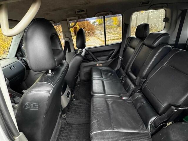 Серый Мицубиси Паджеро, объемом двигателя 3.2 л и пробегом 380 тыс. км за 5000 $, фото 11 на Automoto.ua