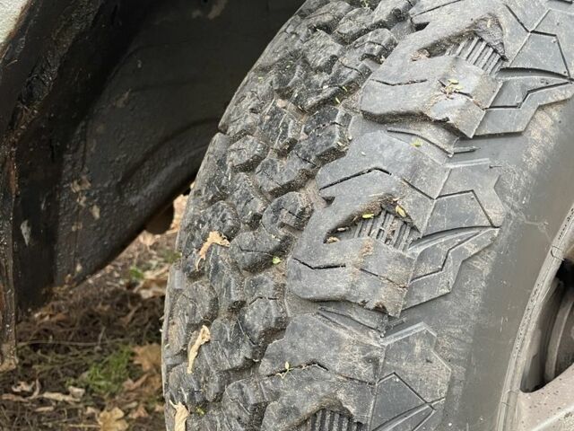 Серый Мицубиси Паджеро, объемом двигателя 3.2 л и пробегом 250 тыс. км за 4000 $, фото 3 на Automoto.ua