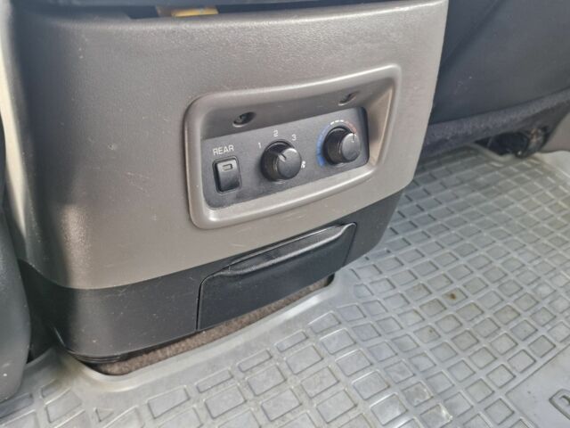 Сірий Міцубісі Паджеро, об'ємом двигуна 3.5 л та пробігом 262 тис. км за 6000 $, фото 13 на Automoto.ua